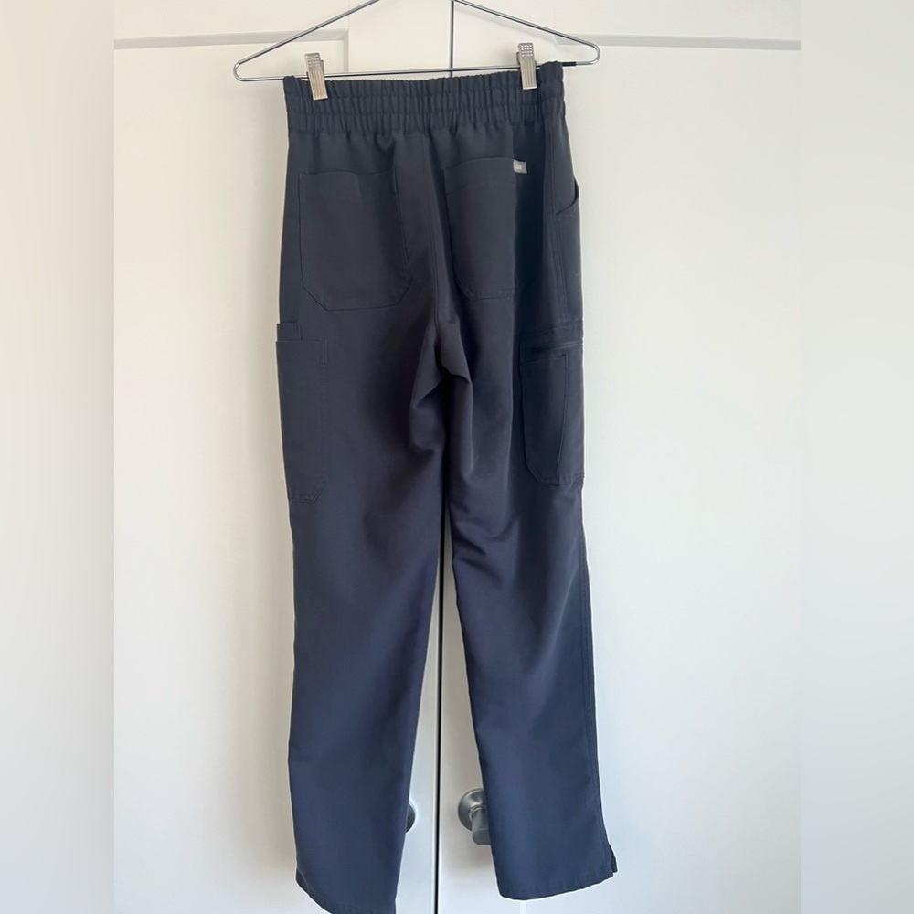 Figs Gray Set - Picture 2 of 7